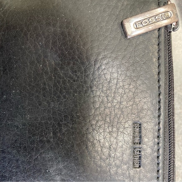 Fossil Black Bilfold Wallet Snap Closure, Zipper Coin Compartment - Picture 6 of 8
